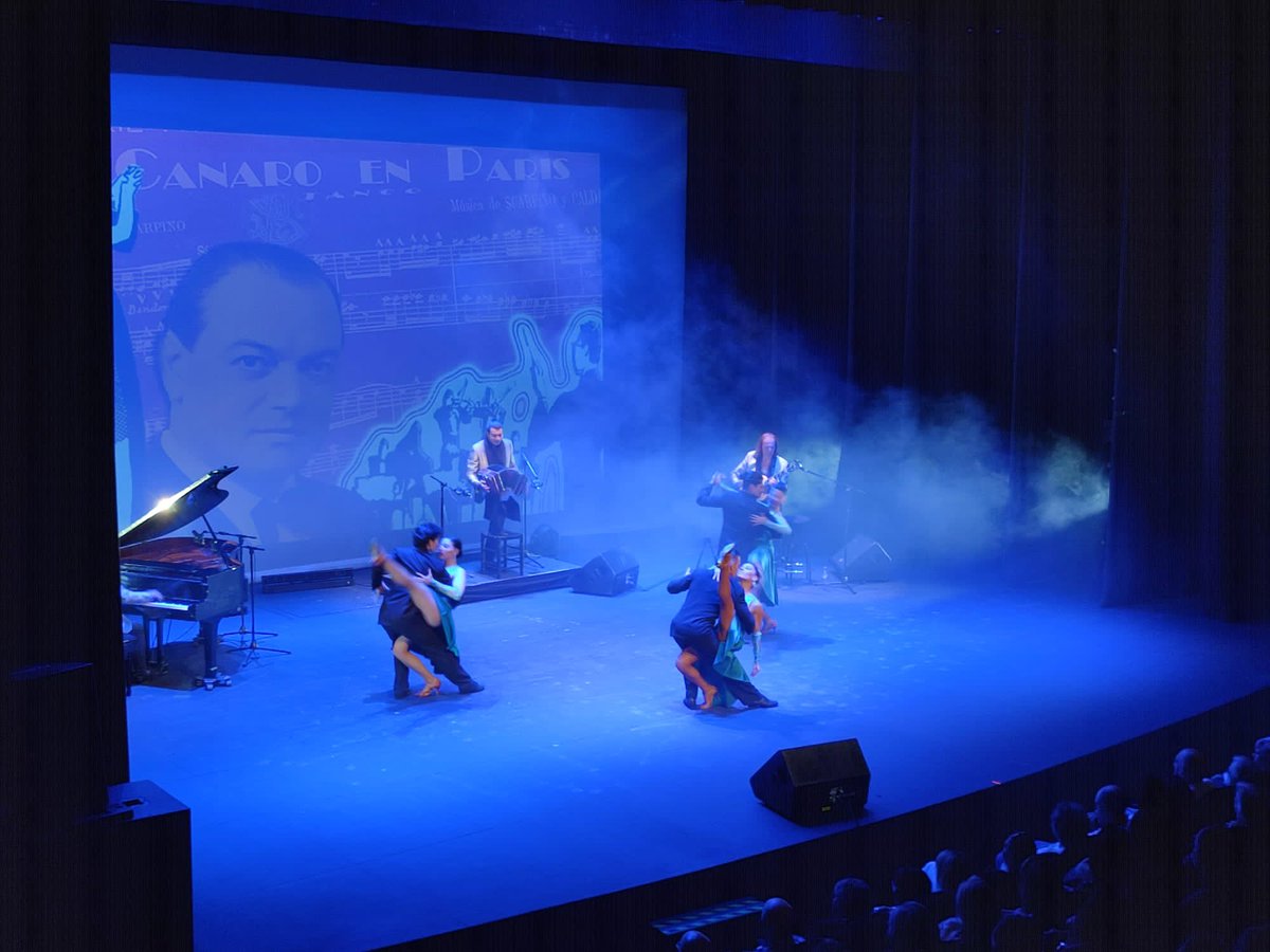 AytoFuenlabrada's tweet photo. La Porteña Tango ha sido la protagonista este domingo en el escenario del Teatro Tomás y Valiente.

La Porteña Tango celebra sus 15 años de trayectoria con un concierto muy especial. https://t.co/B0pc9si8pq