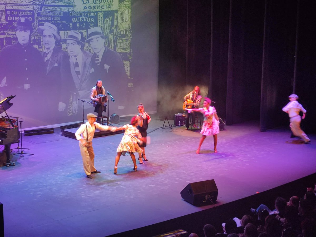 AytoFuenlabrada's tweet photo. La Porteña Tango ha sido la protagonista este domingo en el escenario del Teatro Tomás y Valiente.

La Porteña Tango celebra sus 15 años de trayectoria con un concierto muy especial. https://t.co/B0pc9si8pq