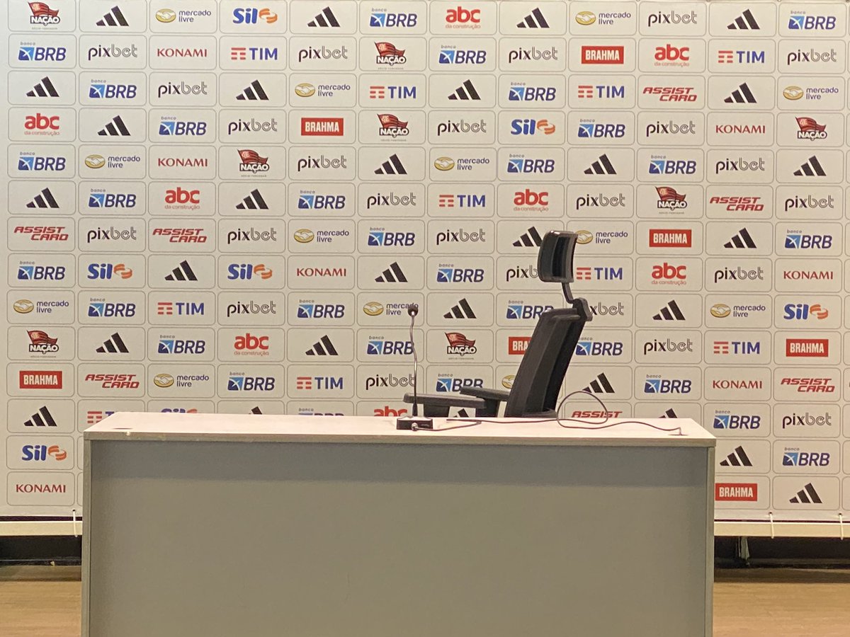 _ramonwesley's tweet photo. Daqui a pouco tem a coletiva do Vitor Pereira aqui no auditório do Maraca https://t.co/loy4mqKASW