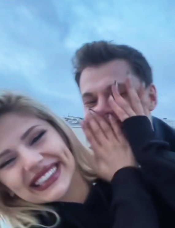 ke32000838's tweet image. 🌟💫👀#aytol