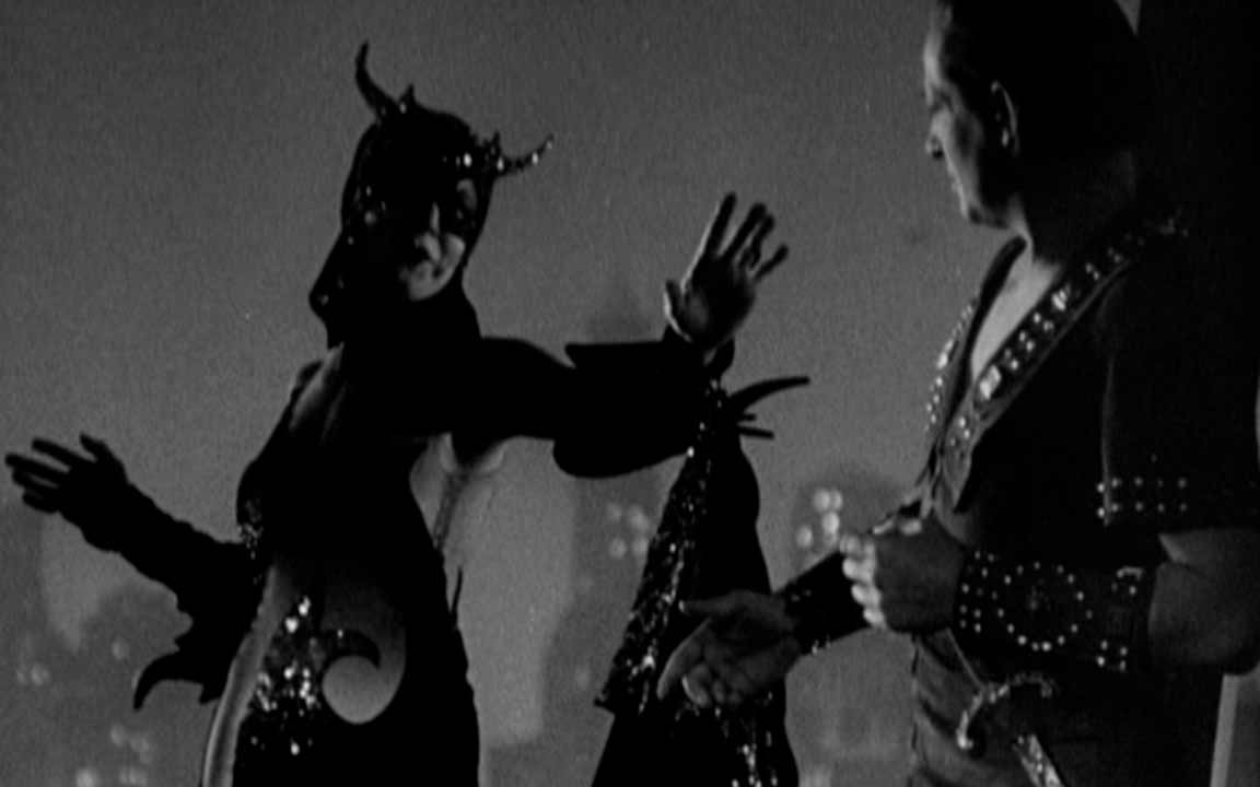 dandalpizzolo's tweet photo. Três filmes e um breve resumo do feriado de Páscoa: 

A Coruja Cega (Raúl Ruiz, 1987)
Viridiana (Luis Buñuel, 1961)
Madame Satã (Cecil B. DeMille, 1930) https://t.co/wK6wa1SuG1