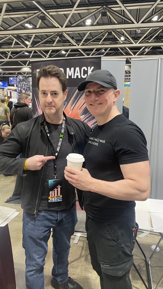 Tune in TONIGHT (10pm ET / 7pm PT) for a brand new show featuring my <a href="/PlanetComicon/">Planet Comicon Kansas City</a> wrap up show featuring my interviews with the one-and-only <a href="/RogerCraigSmith/">Roger Craig Smith</a>, actor Henry Thomas &amp; artist <a href="/davidmackkabuki/">David Mack</a>!!
.
LISTEN -> ktrs.com/stream