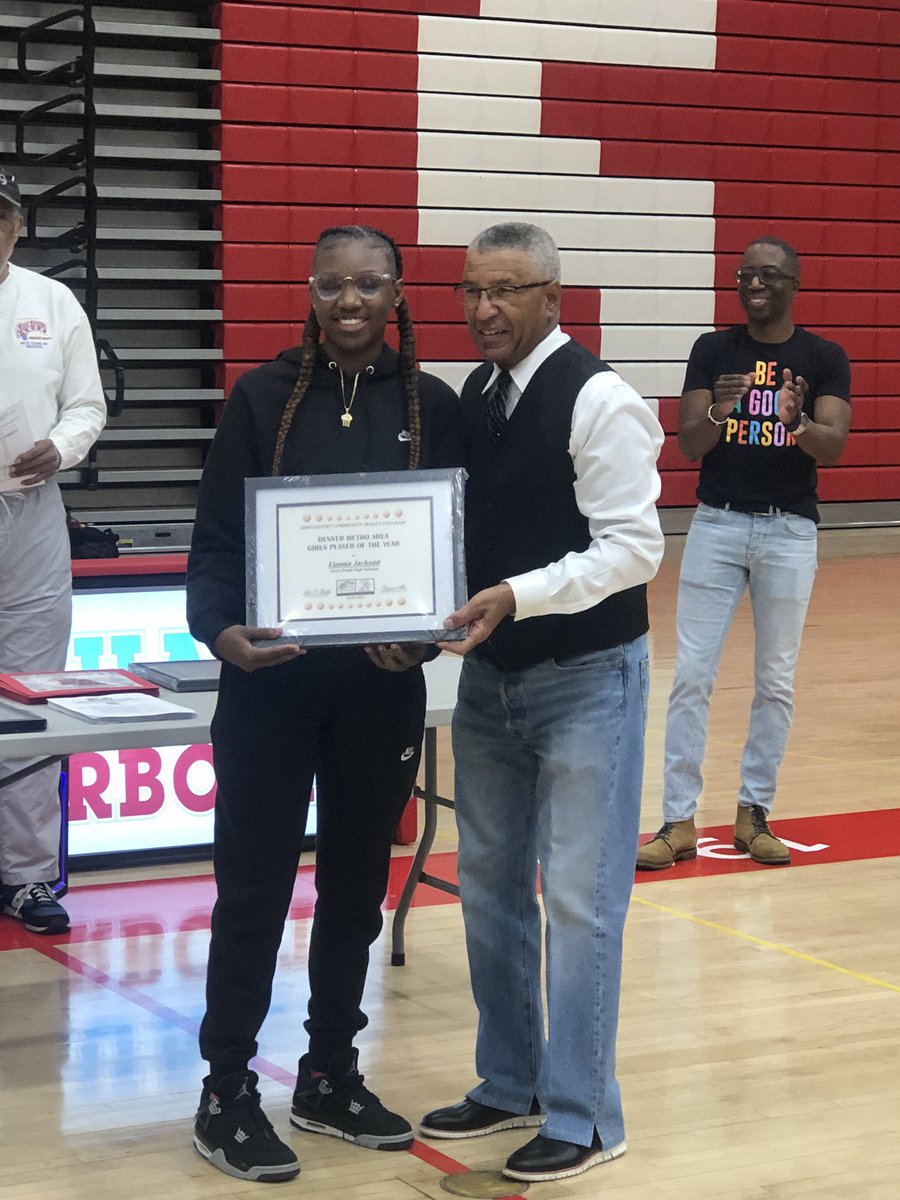 Joint Effort Female player of the year award #ballislife #StudentAthlete #girlsbasketball