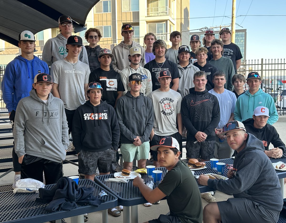 BaseballCushing's tweet photo. Cushing Baseball enjoyed a nice evening watching the Tulsa Drillers.  Thanks to the Cushing DugOut Club for making this trip happen for our team! @Okladrillers https://t.co/u82tz39Euq