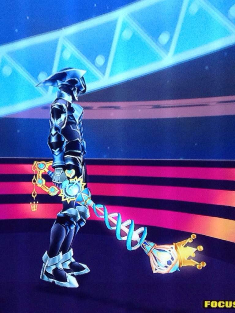 VLoovers's tweet photo. @ArtemaSeeker The Royal Radiance being my favorite keyblade ever https://t.co/V4QJgRc3s4