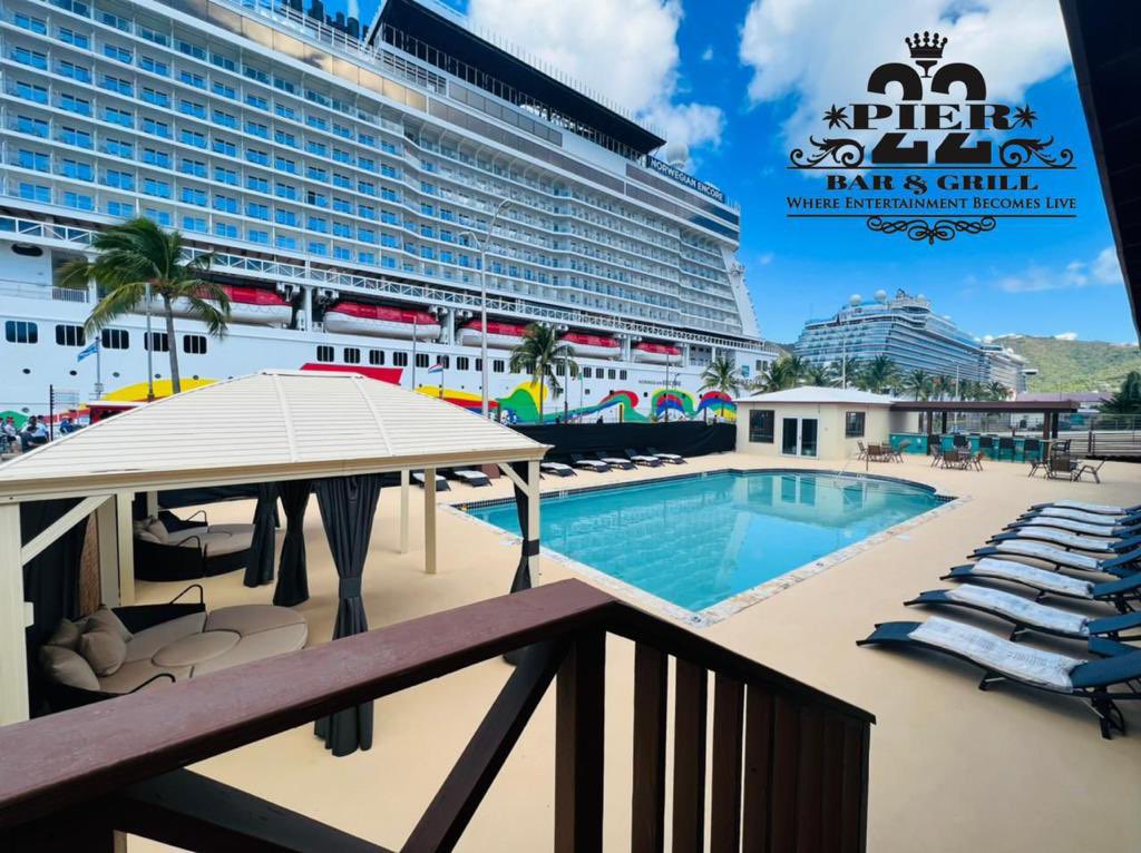 Dj_Kuntry340's tweet photo. Thursday April 13th don’t make no plans , call in sick
Rum and Soca Pool Party
At Pier 22 VI #ubersoca #soca #fete https://t.co/TXGsGAynSJ