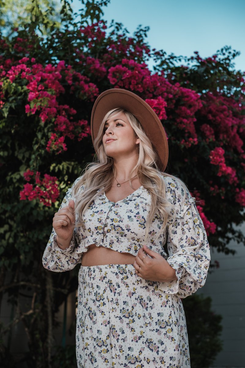 GoodwillSMS's tweet image. Keep it fresh this 🌸 Spring 🌸 with the top trends for your 2023 Spring wardrobe that can be thristed. Visit bit.ly/40njiSp to read the full article. 🌷 ♻️ 🌻 #spring #upcycled #handup #donatetoday #springbreak2023 #gingham #bows #floral #fresh