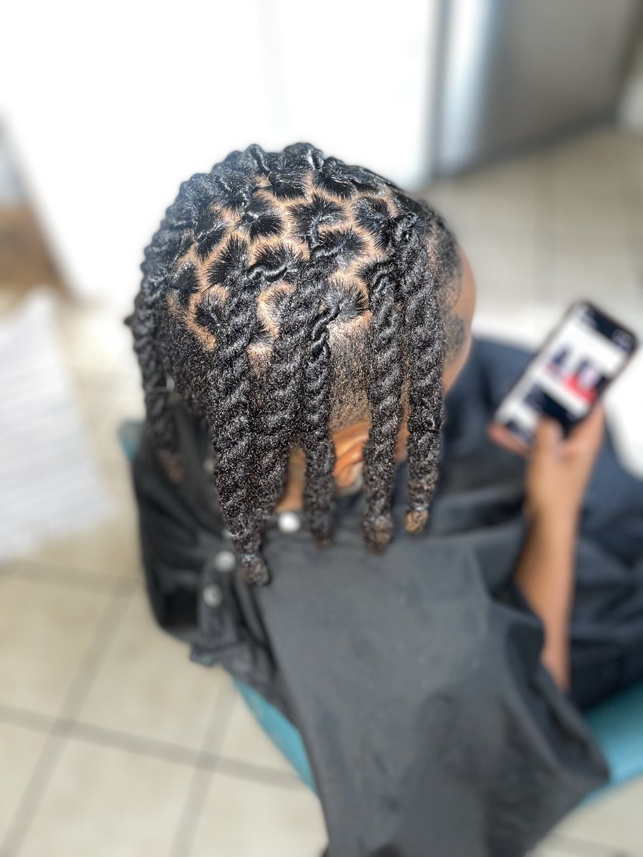 Neff_Thestylist's tweet image. Charlotte Based Hairstylist 
#clt #clthairstylist #loccare #locs #dreads #healthyhair #locs