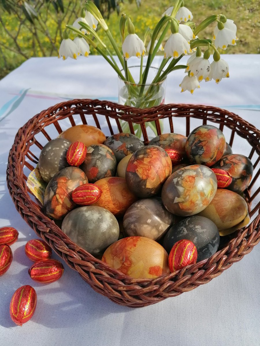 uzavasbib's tweet image. Lai krāsaini, saulaini un priecīgi! 💛🥚🐤
#Lieldienas #svētkusajūta #prieks #uzavasbiblioteka