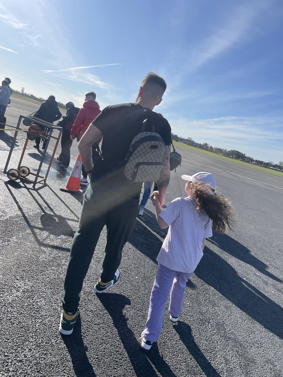 lthompson1983's tweet photo. Happy holidays 😘❤️💖🥰✈️🐣 @09_achie 💖💖💖 https://t.co/uNZdw0aBy5