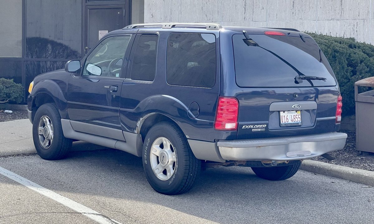 Car_Guy_Tom's tweet photo. Spotted! The elusive Explorer Coupe Concept! #Ford #Carspotter #ExplorerSport https://t.co/7PLzZG3HzV