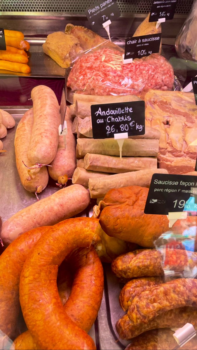 eatinglasvegas's tweet photo. I never sausage a place!
Sunday market-ing in Chablis.
#saucissonsec
#BoudinNoir
#Andouillette
#Lyonnaise
😋🇫🇷🤔 https://t.co/nAo3QQqMyR