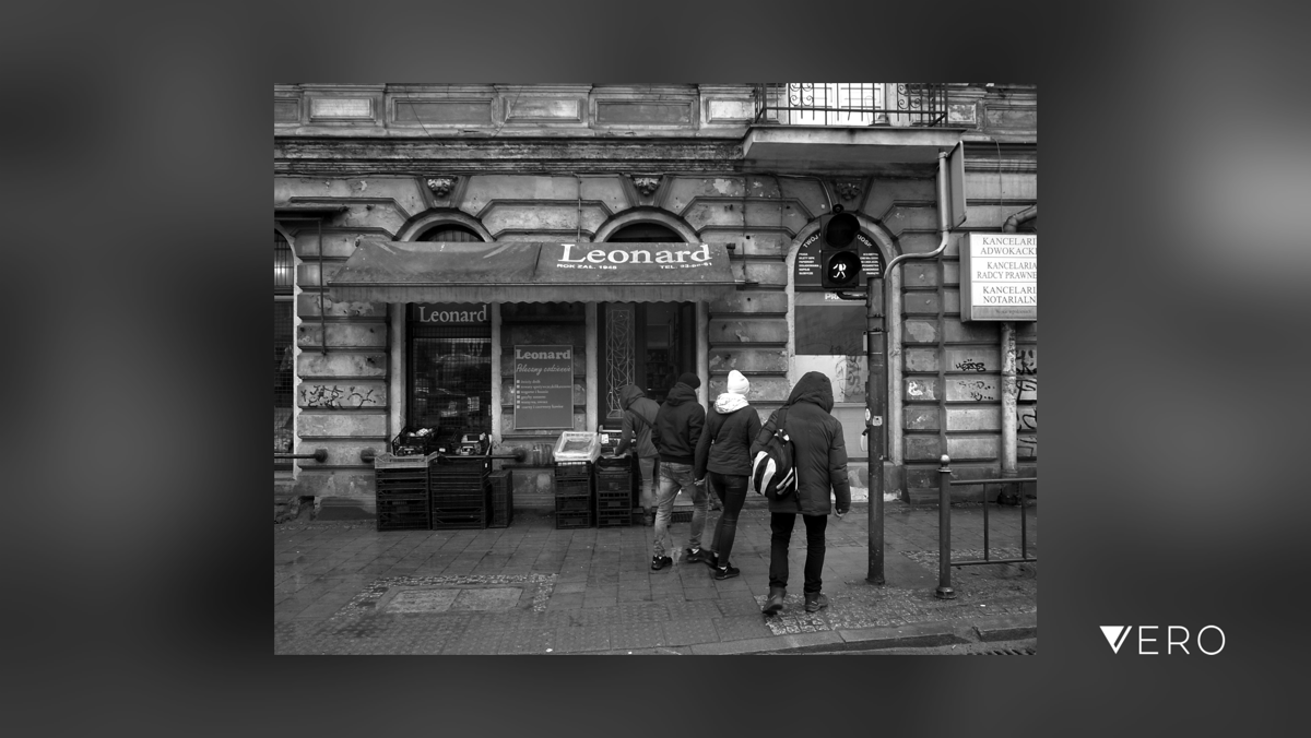 hajeq's tweet photo. Łódź #poland #street #verotography #picoftheday  #Architecture #Monochrome #Street #People #City #Building #ricoh https://t.co/d4pwQlhUKZ https://t.co/DmGLi63lJO