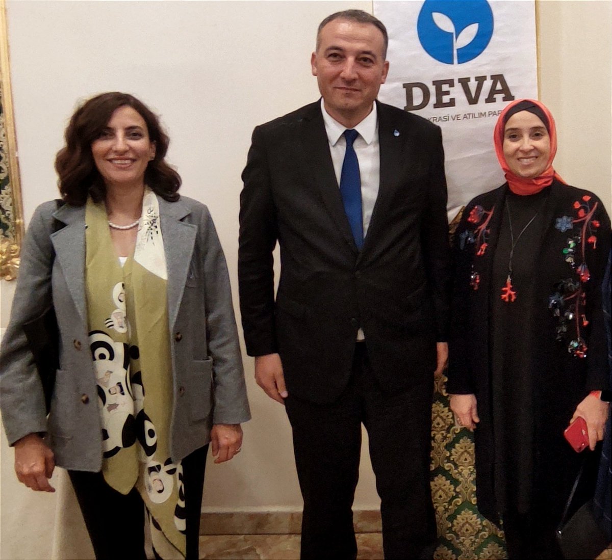 İlk günkü heyecanla <a href="/alibabacan/">Ali Babacan</a> ve milletvekillerimiz ile yolumuza  sahada daha çok çalışarak Deva'M <a href="/elifesendeva/">Elif Esen</a> <a href="/RizvanogluEvrim/">Evrim Rızvanoğlu</a> <a href="/drerhanerol/">Dr. Erhan Erol</a> <a href="/Mimarhasankeles/">Mimar Hasan KELEŞ</a>