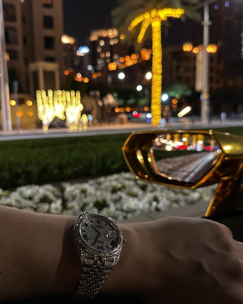 DamianProsa's tweet photo. Sold some NFTs. Got a Lambo.

Dubai stuff most people don’t know about. https://t.co/qYuUlXSXHl