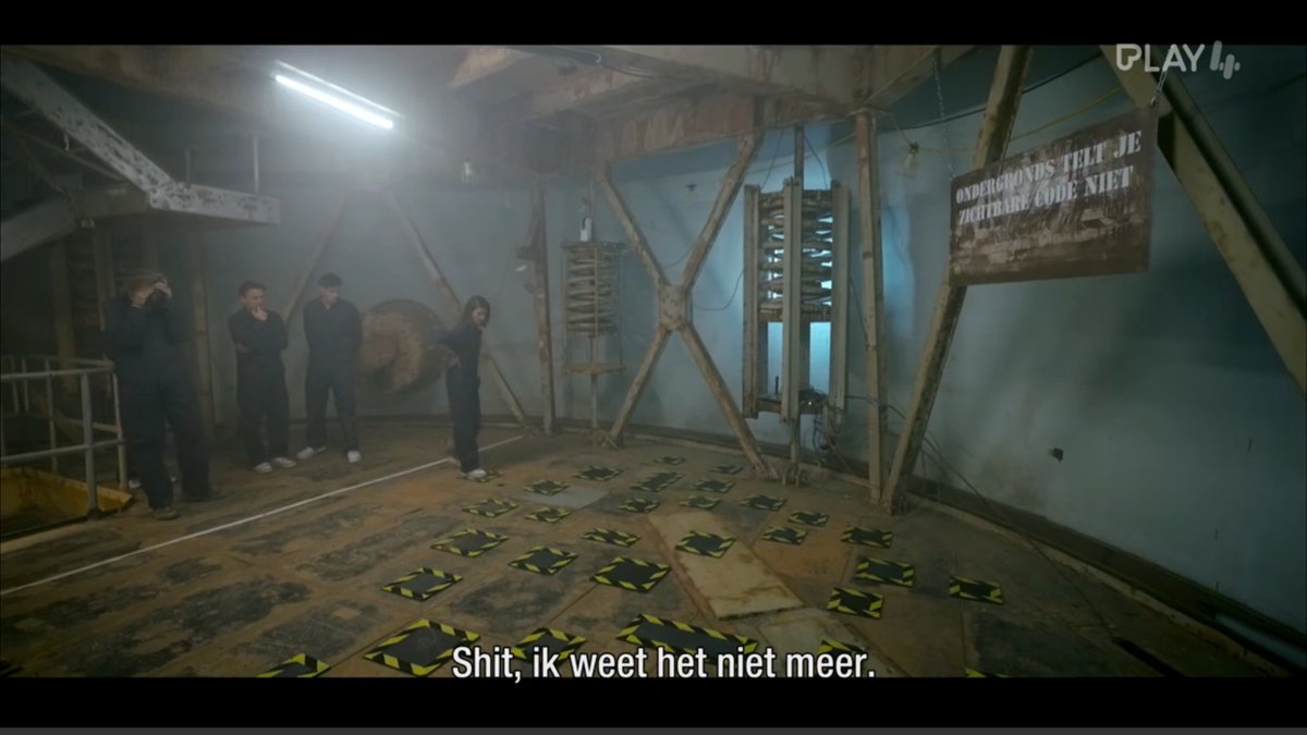 JLoeys's tweet photo. #DeMol 
Ik VLAK nadat mensen hun naam hebben gezegd: https://t.co/uKmiP7Kds7