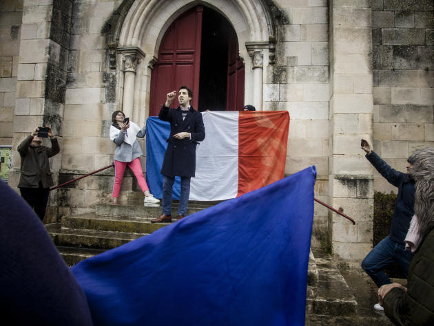 F_Desouche's tweet photo. Face aux réactions hostiles des habitants à des projets d’accueil de migrants, élus et associations demandent plus de soutien de l’Etat
https://t.co/m9HxjOILkI https://t.co/KwWzGZ0Qgx