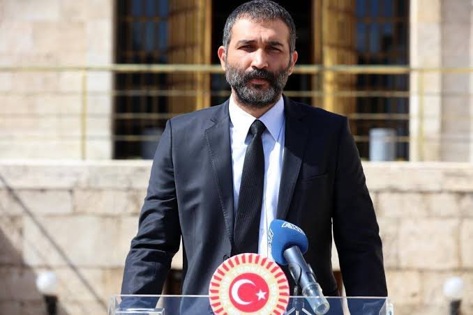 Sevgili Antalya’lılar Barış Atay’ı Hatay’da kesin olarak seçileceği Milletvekilliğinden Gezi tutsağı Av. Can  Atalay lehine çekilmesinden dolayı, Antalya’da 2. Sırayı seçti. Seçilebilmesi için %8 oy gerek tahminimce. 

Antalyalı dostlar BARIŞ ATAY’ı sizlere emanet ediyoruz✌️✌️