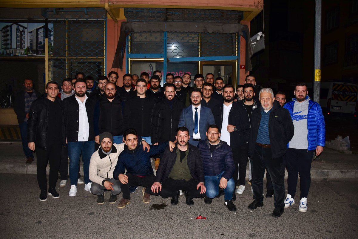 AK Gençlik Üsküdar (@akgencuskudartr) on Twitter photo #AKGençÜsküdar olarak, “Gel Konuşalım” çalışmalarımız kapsamında İl Başkan Yardımcımız <a href="/ahmetkadircakir/">Ahmet Kadir Çakır</a> ve İl Teşkilat Komisyonu 1. Bölge Başkanımız <a href="/M_BurakCiftci/">Muhammet Burak Çiftçi</a> ‘nin katılımlarıyla Ünalan Mahallesi, Cübbeli Camii’nde Teravih namazı sonrası çay sohbeti gerçekleştirdik. #AKGençÜsküdar olarak, “Gel Konuşalım” çalışmalarımız kapsamında İl Başkan Yardımcımız <a href="/ahmetkadircakir/">Ahmet Kadir Çakır</a> ve İl Teşkilat Komisyonu 1. Bölge Başkanımız <a href="/M_BurakCiftci/">Muhammet Burak Çiftçi</a> ‘nin katılımlarıyla Ünalan Mahallesi, Cübbeli Camii’nde Teravih namazı sonrası çay sohbeti gerçekleştirdik.