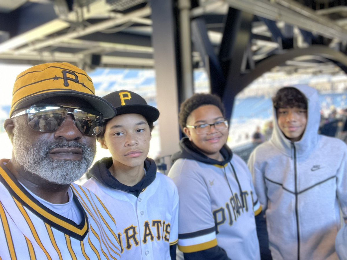 kharimosley's tweet photo. Raise The Jolly Roger! Pirates 1 White Sox 0 #RaiseIt #LetsGoBucs #Since1887 https://t.co/3lPdUQv8JR