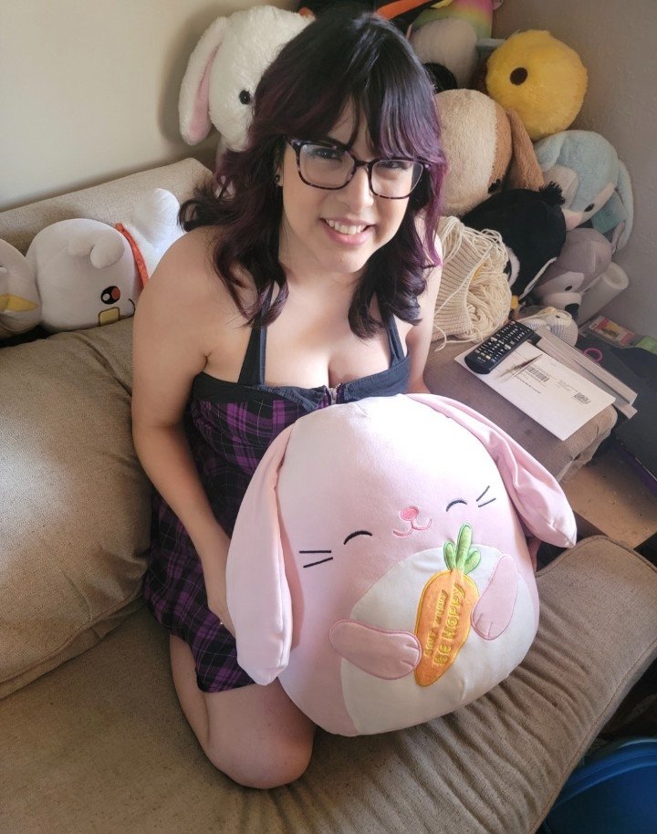 Happy Easter! I hope everyone has a good day!

#HappyEaster #squishmallows #bop #purpledress #plaid #HoppyEaster #selfie #picoftheday