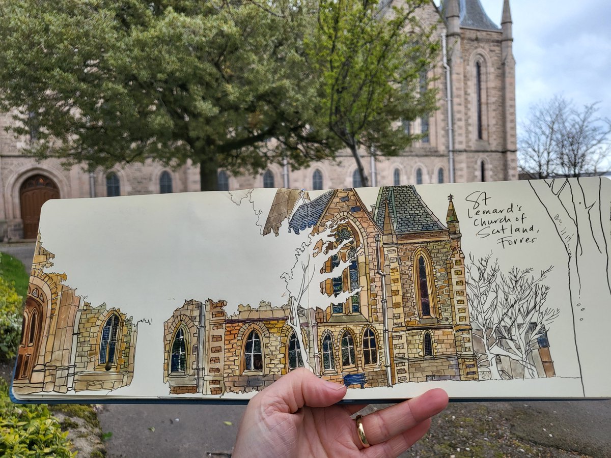 HayleyFern4's tweet image. Another random place but I just can&apos;t resist a pretty church. 
Was grateful for all of the tree coverage because I was freezing!  Roll on warm drawing weather! #stleonardschurch #forres #inverness #churchofscotland #drawingonlocation #artpilgrimage #hayleydrawschurches