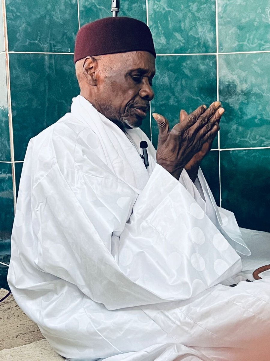Fatimat34174445's tweet photo. Serigne Mor Diop❤️, un guide dont la bienveillance, l'empathie et la dévotion envers la Charia touchent le cœur de chacun de ses disciples, illuminant leur chemin vers une vie meilleure.
#serignemordiop #talibecheikh #tidiane https://t.co/GV7DUb8Evi