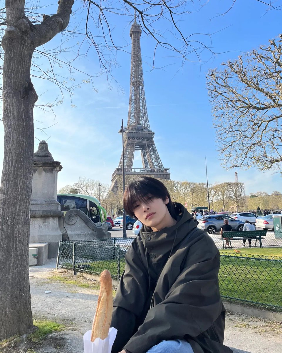 giulyoon's tweet photo. La foto gliel'ho fatta io giuro https://t.co/vF9C3HX4M9