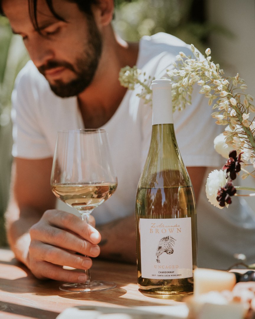 zalexanderbrown's tweet photo. Spring sunshine in a bottle. ☀️ 

Find our Uncaged #Chardonnay near you: https://t.co/TPQDJETDMD https://t.co/cO3hOvnrQp