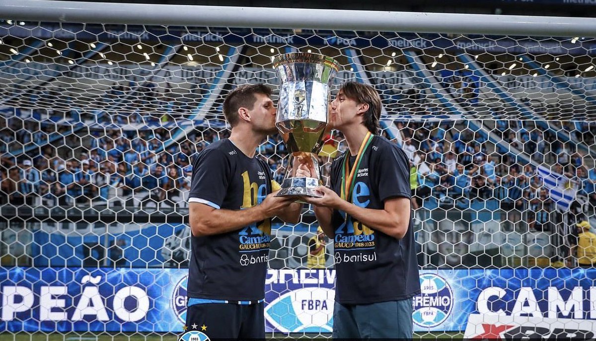 Geromeloficial's tweet photo. Tradição é tradição 💙 https://t.co/u8ULjZ2qCt