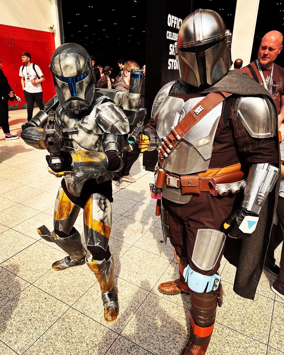 sam13tv's tweet photo. SWCE Day three
With Scorch
#SCWE #StarWarsCelebration #StarWarsCelebration2023 #TheMandalorian #Mandalorian #ThisIsTheWay #RepublicCommando
#Scorch https://t.co/Q1DvLIgPdG