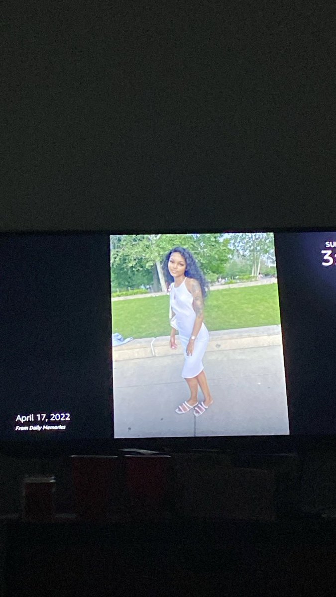 missdanaaa_'s tweet image. my pictures play on my nigga tv when it’s inactive 😭😍😍