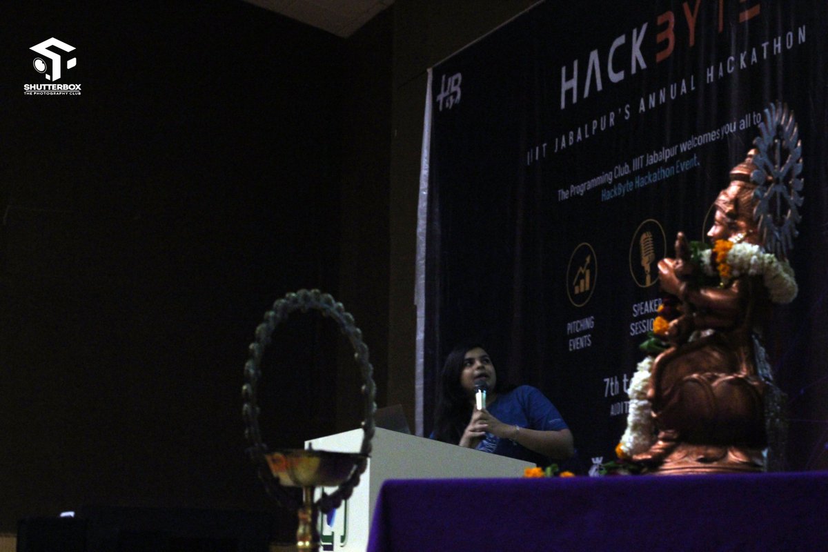 rayalprajwal's tweet photo. Had a fantastic time organizing a hackathon. It was inspiring to see the creativity of all the participants. Thanks to the entire team for making this event a success, and shoutout to @Aanchalmishra__ for delivering an insightful API fundamentals session. #HackByte23 #Postman https://t.co/KVc9BXzmeU