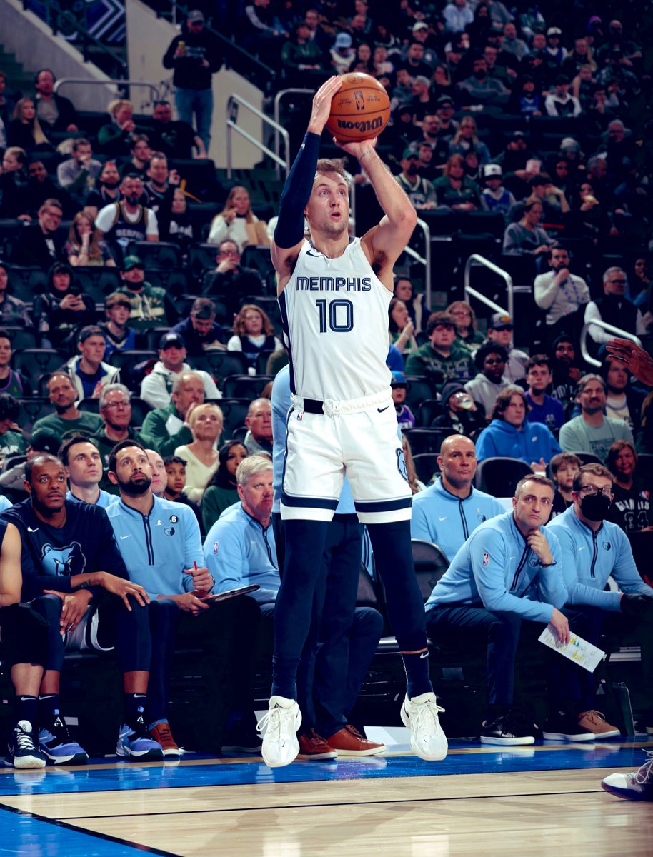 UsherNBA's tweet photo. Luke Kennard finishes the season at 49.4% from three. That’s the highest single-season three-point percentage in NBA history for a player with four-plus three-point attempts per game.
#BigMemphis https://t.co/YbAYfqKGpK