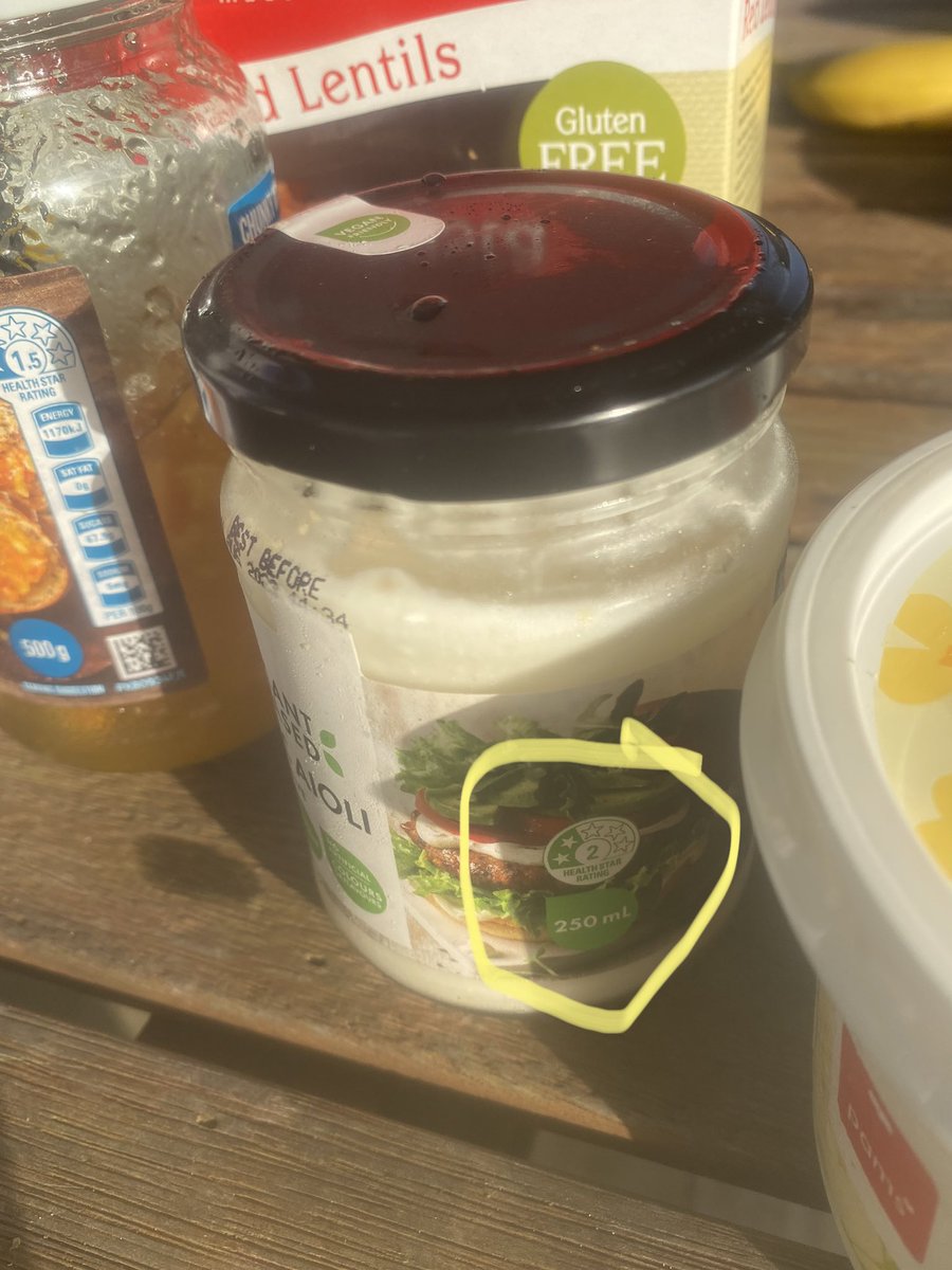 Zurda7's tweet photo. #Etiquetado frontal #Nz vs #Arg 
1)#NZ tienen un ranking simple a la vista del consumidor y si necesitan más información pueden ir a https://t.co/D6TgQ5ZhOM
2) Obvio los productos más saludables tienen son más caro pero se encuentran alternativas
3) No se arruina el paquete https://t.co/bmxsSPkOnZ