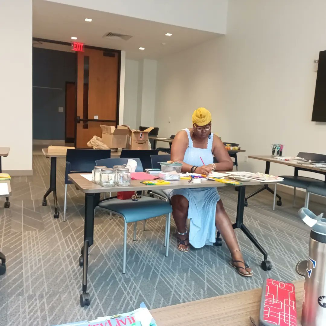 BLAAC2BASICS's tweet photo. We had a good time! Our small group made vision boards, painted, created  pick a prompt haikus, affirmation jars &amp; colored. Thanks to all who attended and donated.  #communityorganizer #communityart #communityengagement #creativeplaydate #createincommunity https://t.co/hNviogYx60