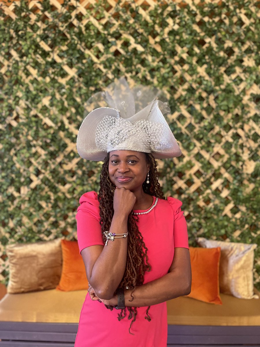 MinLaKi's tweet photo. #SundayStyle 💜#resurrectionsunday #easter #easterhat https://t.co/6RPx9hhbO0