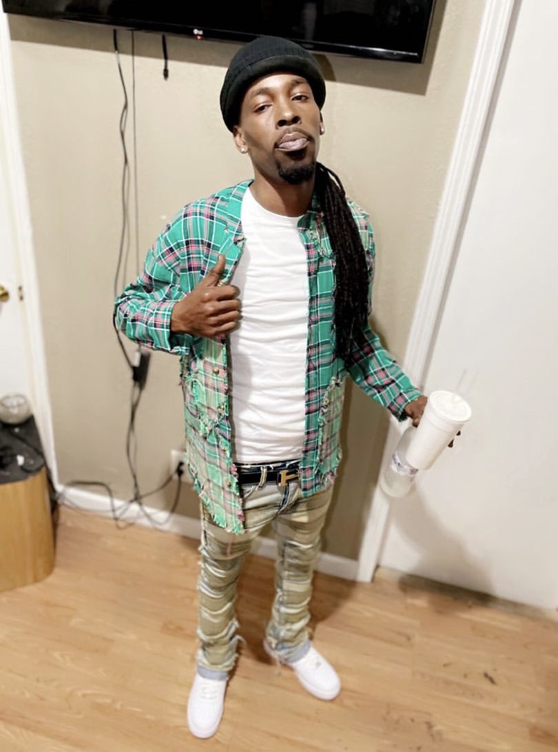 FlyGuyRiz's tweet photo. If I fall who saving me #flyguyriz https://t.co/9UGfO0IA5j