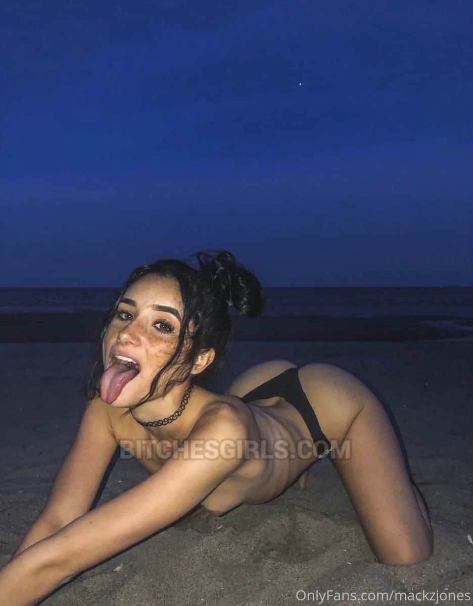 jesselea9's tweet photo. toungue out and lip bite https://t.co/rrxst9qCaF