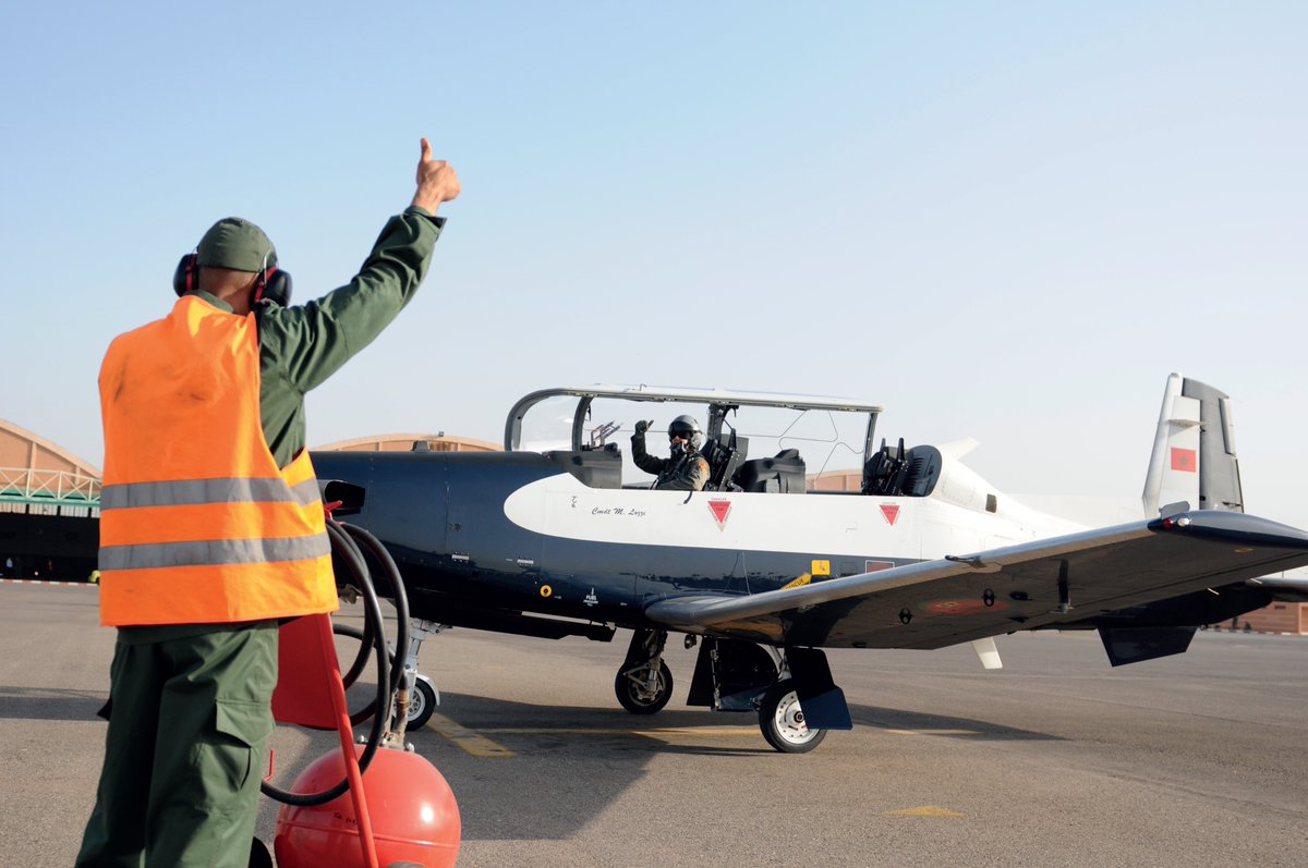 FAR_MAROC's tweet photo. #FARMAROC #TrainingAircraft #Beechcraft #T6C 

Moroccan Beechcraft T-6C Texan II pilot training aircraft https://t.co/evMpmtutID