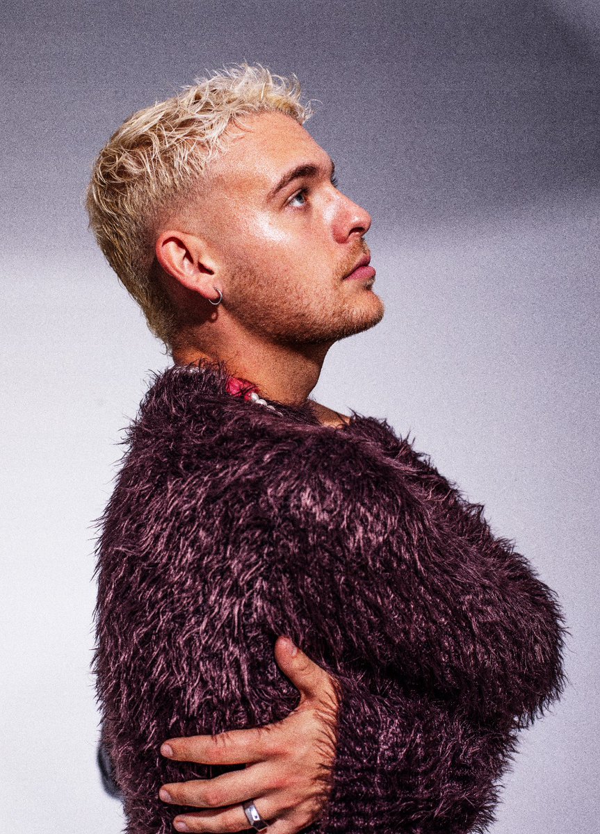 ¡Hoy empiezan los eventos sorpresa de <a href="/hensss_/">hens</a>! 🎤

El artista ha organizado cuatro encuentros con sus fans antes de la publicación de su nuevo álbum "No me odio tanto" 💿

📍 Las ubicaciones las desvelará el día de cada concierto a través de sus redes sociales