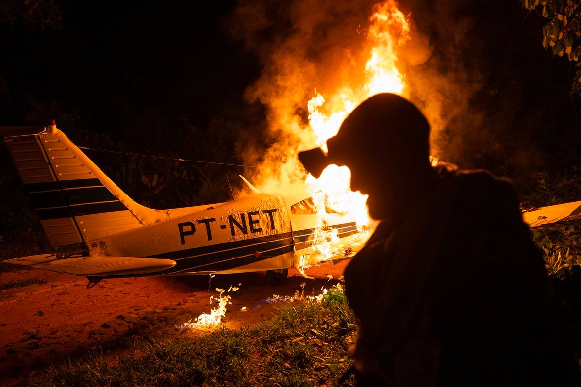 ClimaInfoNews's tweet photo. 100 dias de Lula3, um governo que quer governar, o exato oposto do gov. bolsocambalacho, que foi só destruição. Um fio sobre a área ambiental.

Para começar, @MarinaSilva deu o tom ao enfrentar o genocídio Yanomami e reconstruir a política ambiental. (segue⬇️) https://t.co/Cqo4plgx2k