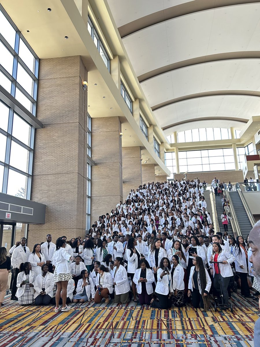 TTimeTatum's tweet image. This picture is one of the most powerful things to behold and is always the highlight of #AMEC2023 All of these black and brown faces are soon to be physicians! #MedTwitter #BlackMedTwitter The future of healthcare is in great hands and the narrative will forever be changed 🫶🏾🖤
