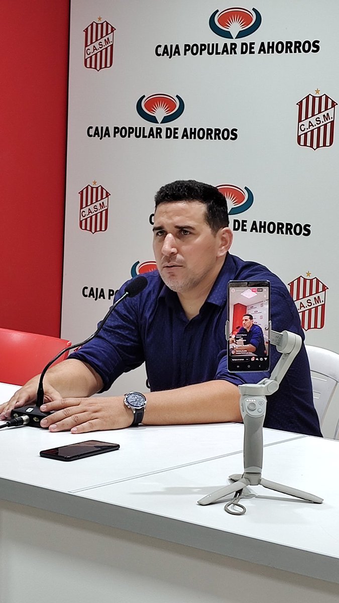 #SanMartinTuc

"Si el nuevo entrenador ve el partido, debería aceptar. Hoy tratamos de que salgan a la cancha los que estaban en mejores condiciones físicas. Las antítesis han logrado lo máximo en el deporte. Si alguien dice algo y se ve reflejado, es fácil creer "