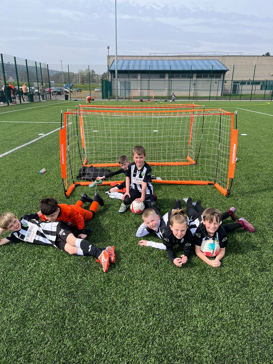 pontyacademyfc's tweet image. A great day of football for our Foundation Phase age groups. The 8s-11s enjoying high-quality games on Easter Sunday against @AcademyCambrian. Thanks to Cambrian for hosting and travelling and as always, thanks to our parents and players for their continued dedication. #PontyWay