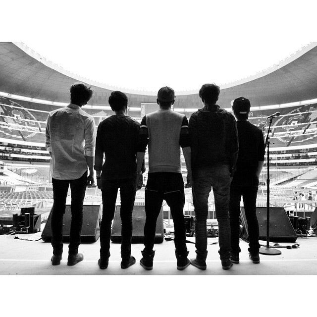 evakfrost's tweet photo. Mis chicos merecían más de lo que obtuvieron, cortaron sus alas cuando estaban despegando. 
Nunca voy a perdonar lo que les hicieron 

CD9 IS BACK
CD9 COMEBACK https://t.co/c0YIFgQiEv