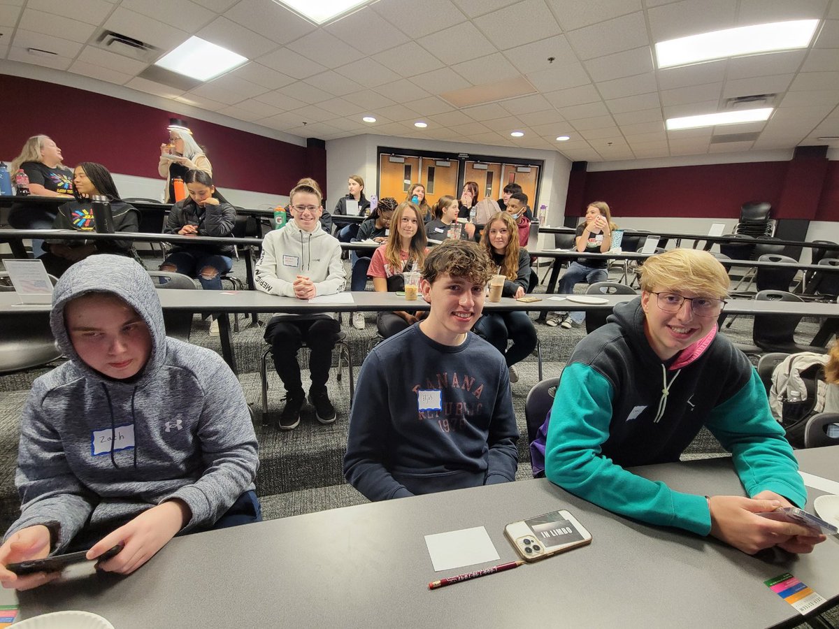 Titan Smart tweet media