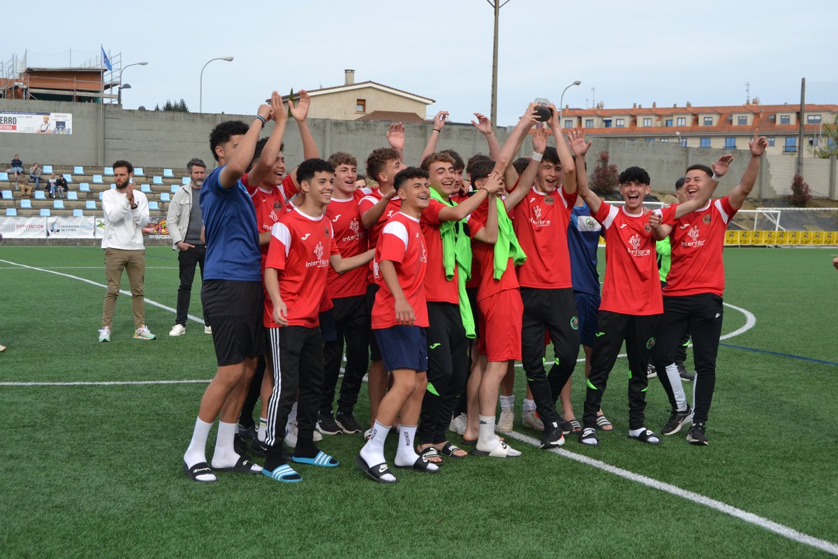 rcsoccercup's tweet photo. Campeones de la fase Ameixa de la  @rcsoccercup 2023 el @OrigenAndaluz tras vencer 0-1 al @CidadeRibeira https://t.co/pxebZCVlyf