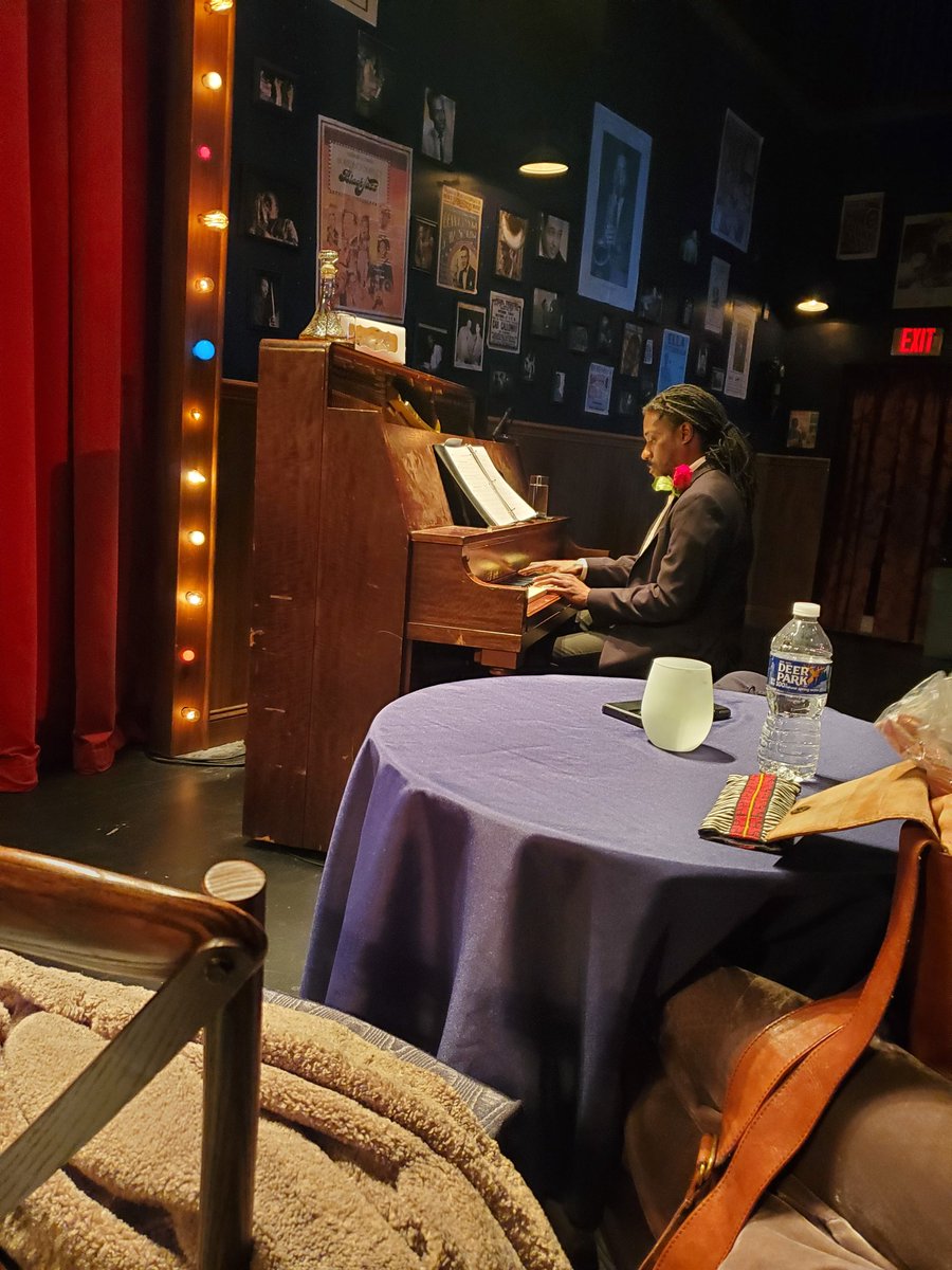 musicfilmdiva's tweet photo. I watched my friend @LaurinDarling  walk out on stage today &amp; that was last time I saw Laurin! For tnext approx 1 1/2 hr she transormed &amp; it was Ms. Holiday! Run &amp; get tix to #LadyDayAtEmersonsBarAndGrillnow through April 30 at  @PhilaTheatreCo. It's magnificent! 👏🏾🖤👏🏾🖤👏🏾 https://t.co/XxWYoNMPUO