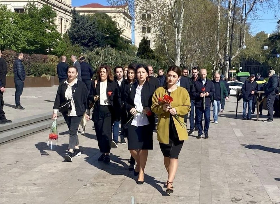 KhvedelianiTata's tweet photo. 🇬🇪🇬🇪🇬🇪34 years have passed since 9 April 1989.Anti-Soviet demonstration on central Rustaveli Avenue was dispersed by the Soviet Army, resulting in 21 deaths and hundreds of injuries. Among the deceased were 17 females.
 #Thanksforfreedom #მადლობათავისუფლებისთვის #For🇬🇪 https://t.co/Cw6yOmzTXv